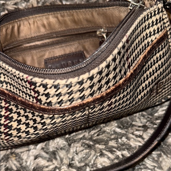 Lauren Ralph Lauren Black and Cream Houndstooth Wristlet - Picture 5 of 9